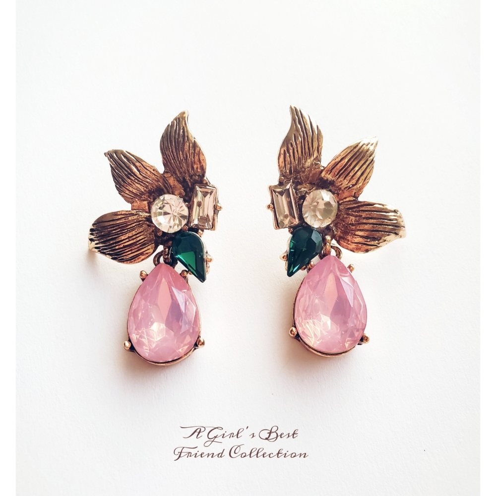 Blush pink tear drop/petal shaped earrings